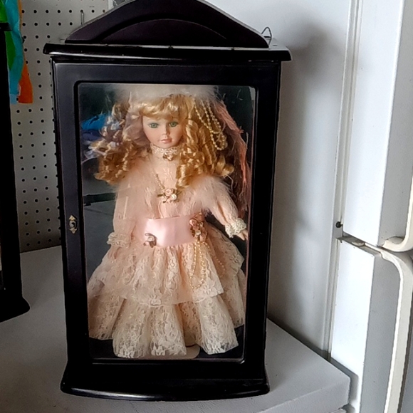 Little Ladies 17" Porcelain Doll in Dark Wood Case - Picture 1 of 2